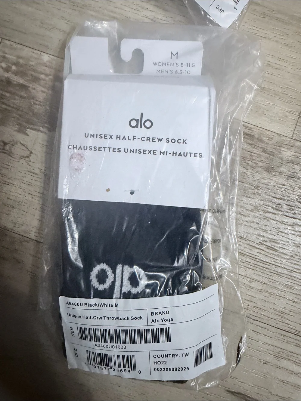 ALO Yoga Half-Crew Socks in Black and White